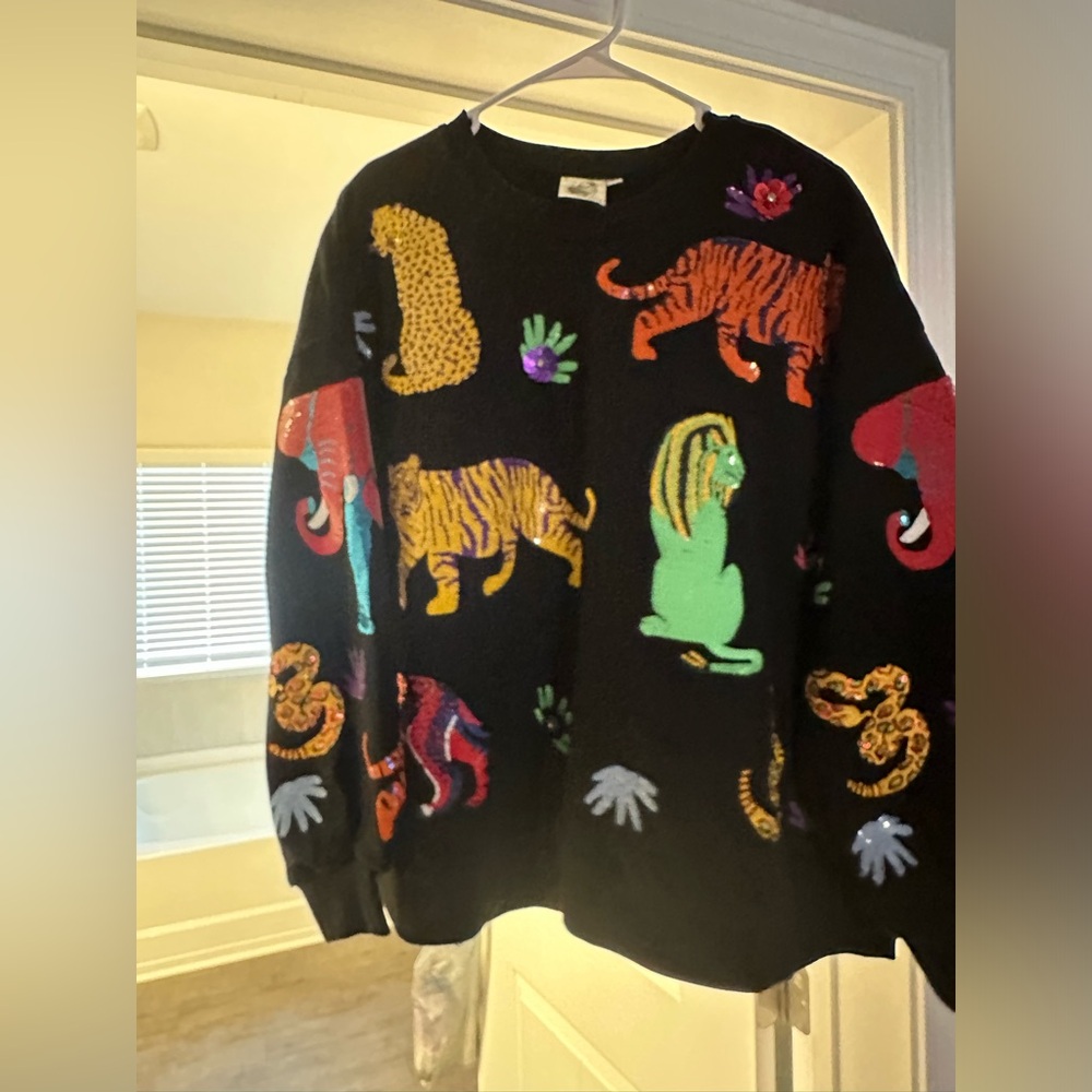 NWOT QOS QUEEN OF SPARKLES. Size L